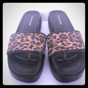 COPY - Donald Pliner Slide Sandal- 8 1/2 never us…